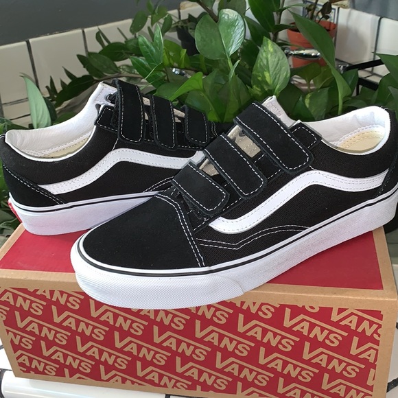 black and white vans - Picture 2 of 4